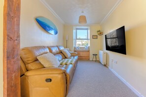 TV, fireplace - Cosy cottage, conveniently located in the heart of Cornwall, perfect family base (Saint Dennis)