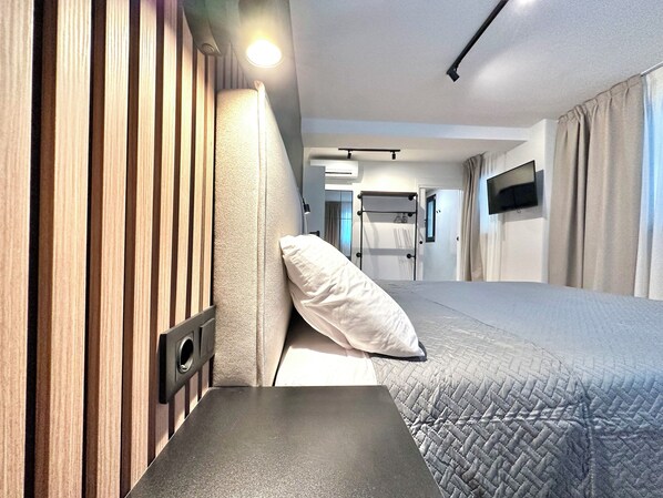 Habitación Deluxe doble, vistas a la ciudad | Sábanas de algodón egipcio y ropa de cama de alta calidad