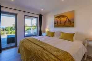 4 bedrooms, iron/ironing board, travel cot, free WiFi