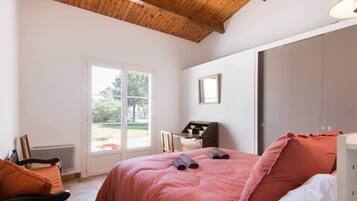 3 chambres, fer et planche Ă repasser, Wi-Fi, draps fournis