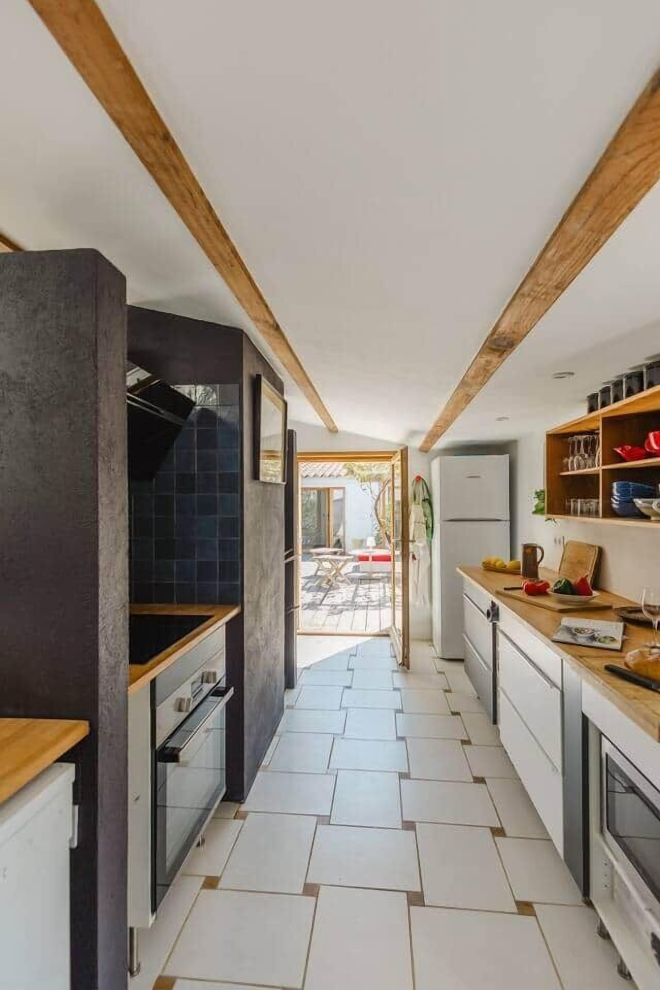 Réfrigérateur, micro-ondes, four, lave-vaisselle