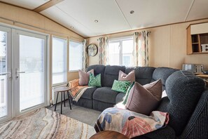 Fernseher, Kamin, DVD-Player, Arbeitsbereiche