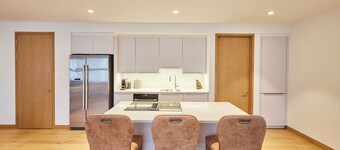 Host & Stay | Thames Apartment