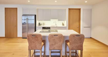 Host & Stay | Thames Apartment