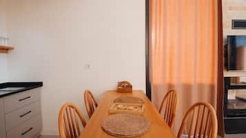 Deluxe Villa, Partial Lake View | Free WiFi