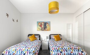 2 bedrooms, iron/ironing board, travel cot, free WiFi