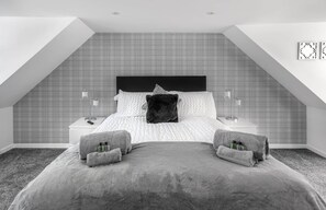 2 slaapkamers, een strijkplank/strijkijzer, reisbedje, gratis wifi