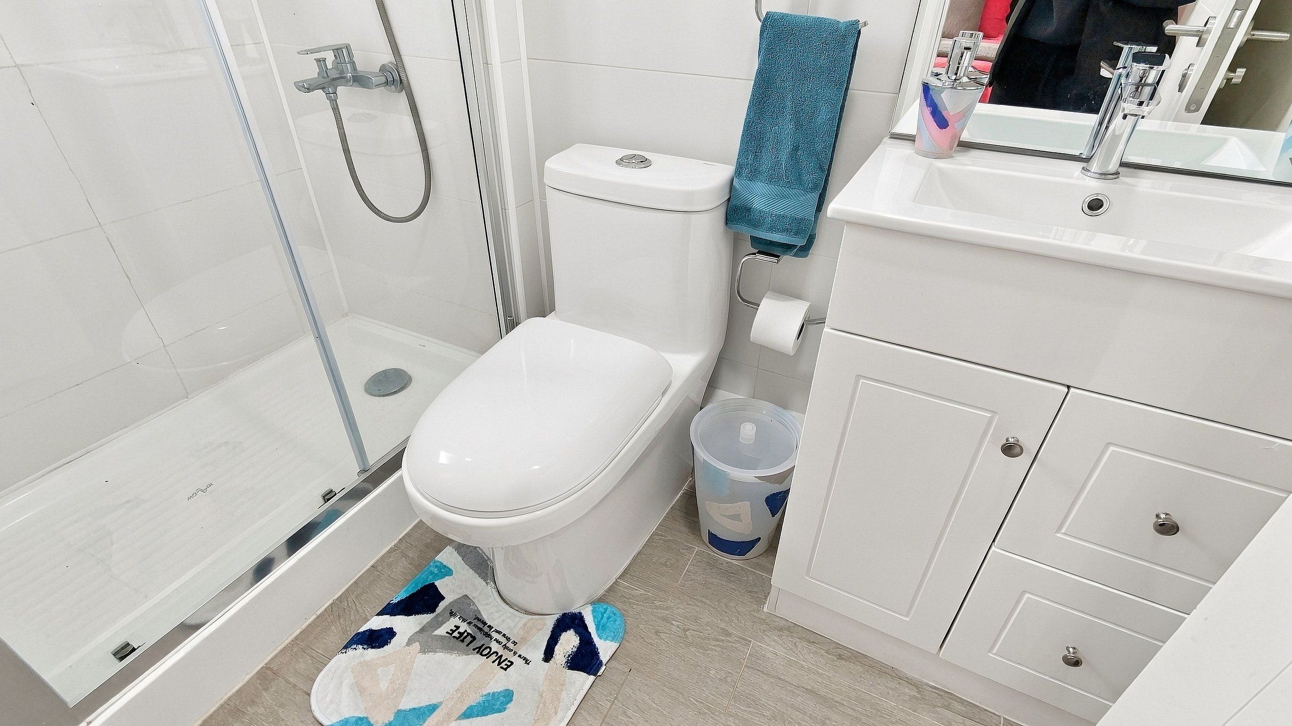 Apartment | Bathroom