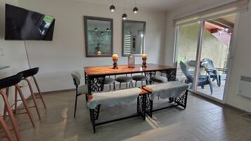 Apartment | Dining
