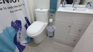 Family Apartment, Balcony, Courtyard View | Bathroom