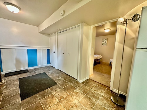 Beautiful Suite with Fenced yard + in suite Kitchen and Laundry