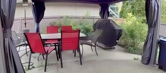 Beautiful Suite with Fenced yard + in suite Kitchen and Laundry