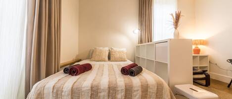 واي فاي مجانًا وملاءات أسرّة