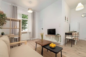 Téléviseur, bureau