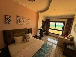 Room - 1BR Apartment Front Sea View Turtles Beach (Hurghada)