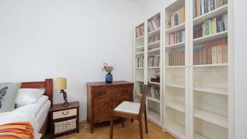 1 bedroom, iron/ironing board, travel crib, WiFi