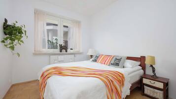 1 bedroom, iron/ironing board, travel crib, WiFi