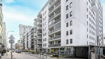 Vista frontal de la propiedad