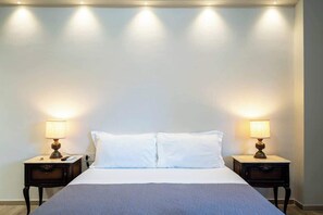 WiFi, bed sheets