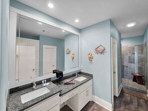 Shower, hair dryer, towels