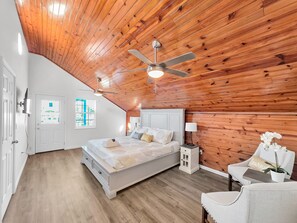 3 bedrooms, travel crib, WiFi, bed sheets