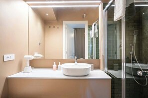 Douche, séchoir à cheveux