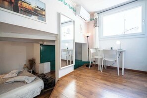 1 bedroom, WiFi, bed sheets