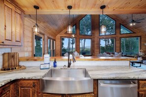 Interior - Morning Glory - Cherry Log GA (Cherry Log)