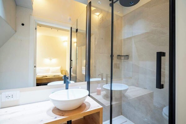 Een douche, een haardroger