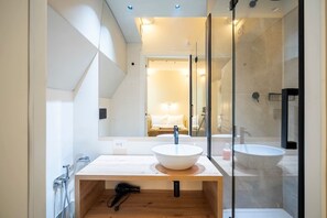 Douche, séchoir à cheveux