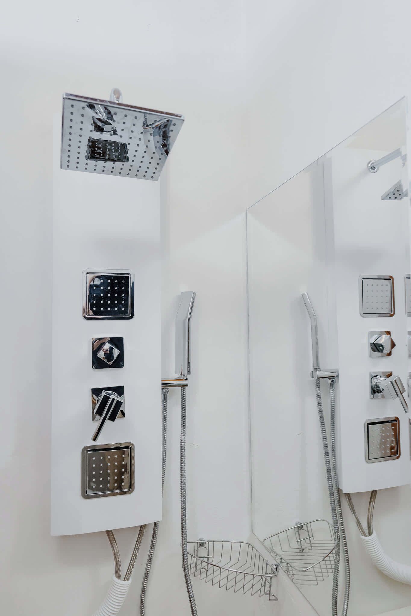 Douche, sèche-cheveux