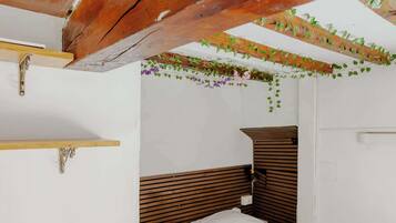 1 camera, Wi-Fi, lenzuola