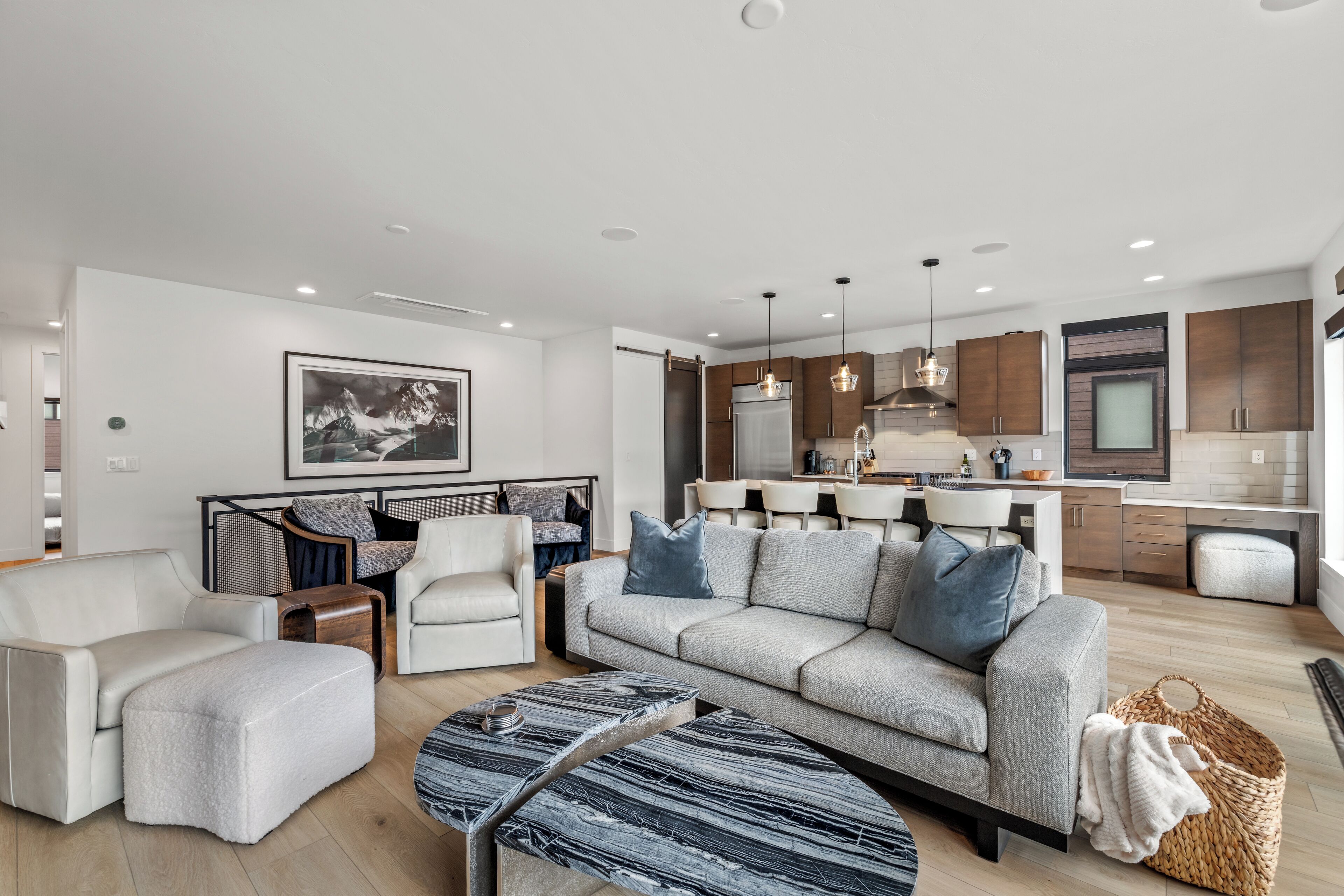 Télévision, cheminée