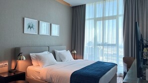 1 bedroom, in-room safe, desk, iron/ironing board