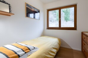 Ferros/tábuas de passar roupa, Wi-Fi, roupa de cama