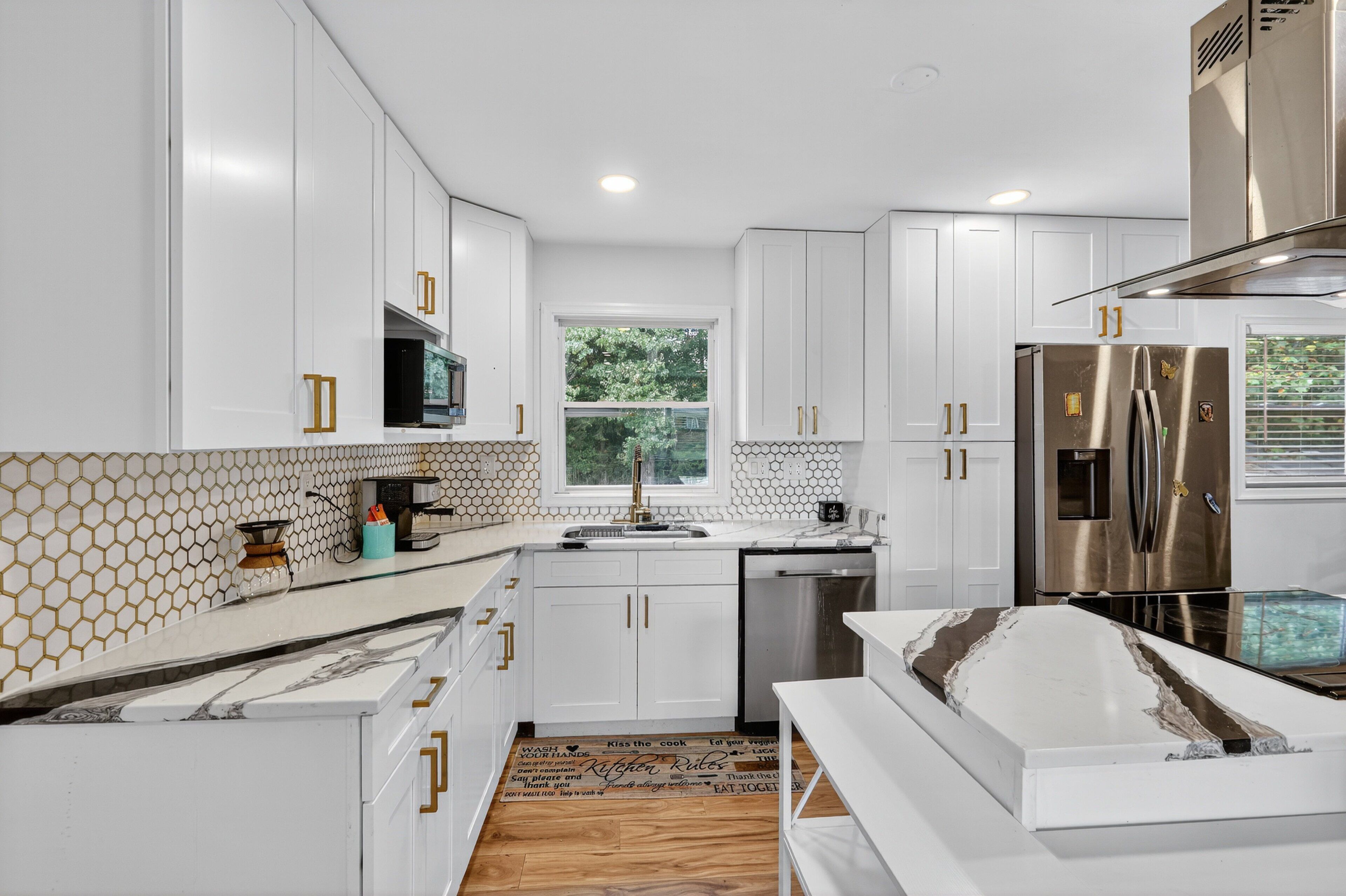 House, 3 Bedrooms | Private kitchen | Fridge, oven, coffee/tea maker