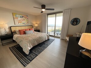 Leilighet, 2 soverom | 2 soverom, skrivebord for bærbar PC og strykejern/-brett