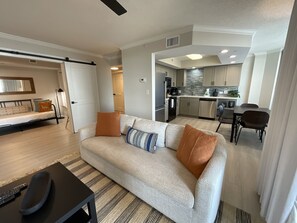 Condo, 2 Bedrooms | Living area