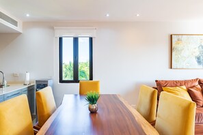 Apartment, 4 Bedrooms | Dining