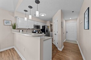 Leilighet, 2 soverom | Eget kjøkken | Kjøleskap, ovn, kaffetrakter/tekoker og brødrister