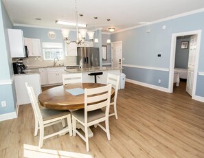Condo, 2 Bedrooms | Dining - Magnolia North 4868-105 2 Bedroom Condo (Myrtle Beach)