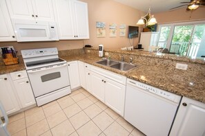 Leilighet, 2 soverom | Eget kjøkken | Kjøleskap, ovn, kaffetrakter/tekoker og brødrister