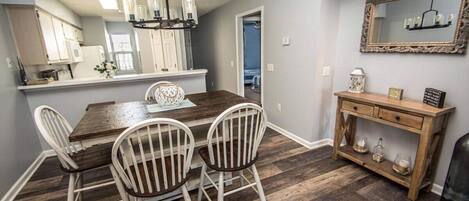 Leilighet, 2 soverom | Spiseområde