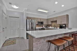 Private kitchen - Magnolia Pointe Luster Leaf 4825-102 3 Bedroom Condo (Myrtle Beach)