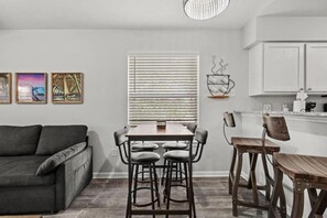 Leilighet, 2 soverom | Spiseområde