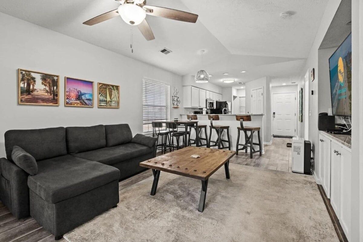 Condo, 2 Bedrooms | Living area