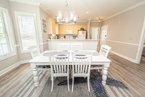 Apartment, 3 Schlafzimmer | Speisen