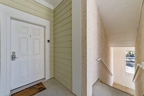 Condo, 3 Bedrooms | Interior