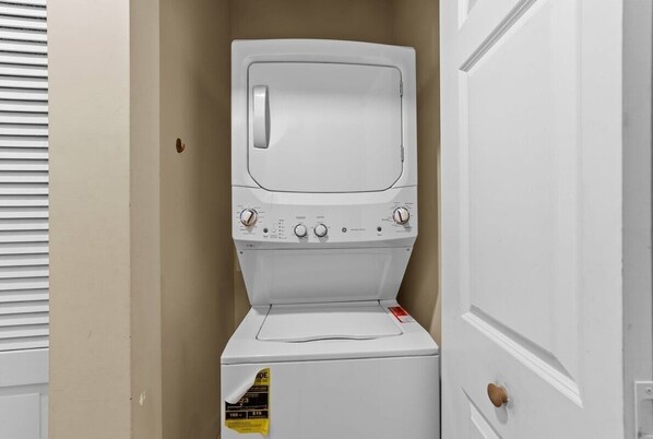 Condo, 3 Bedrooms | Interior