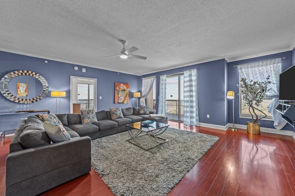 コンドミニアム 4 ベッドルーム | リビング エリア